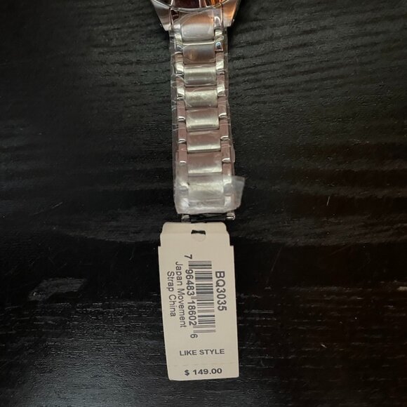 Women's Silver Fossil Watch - NWT - Picture 2 of 3